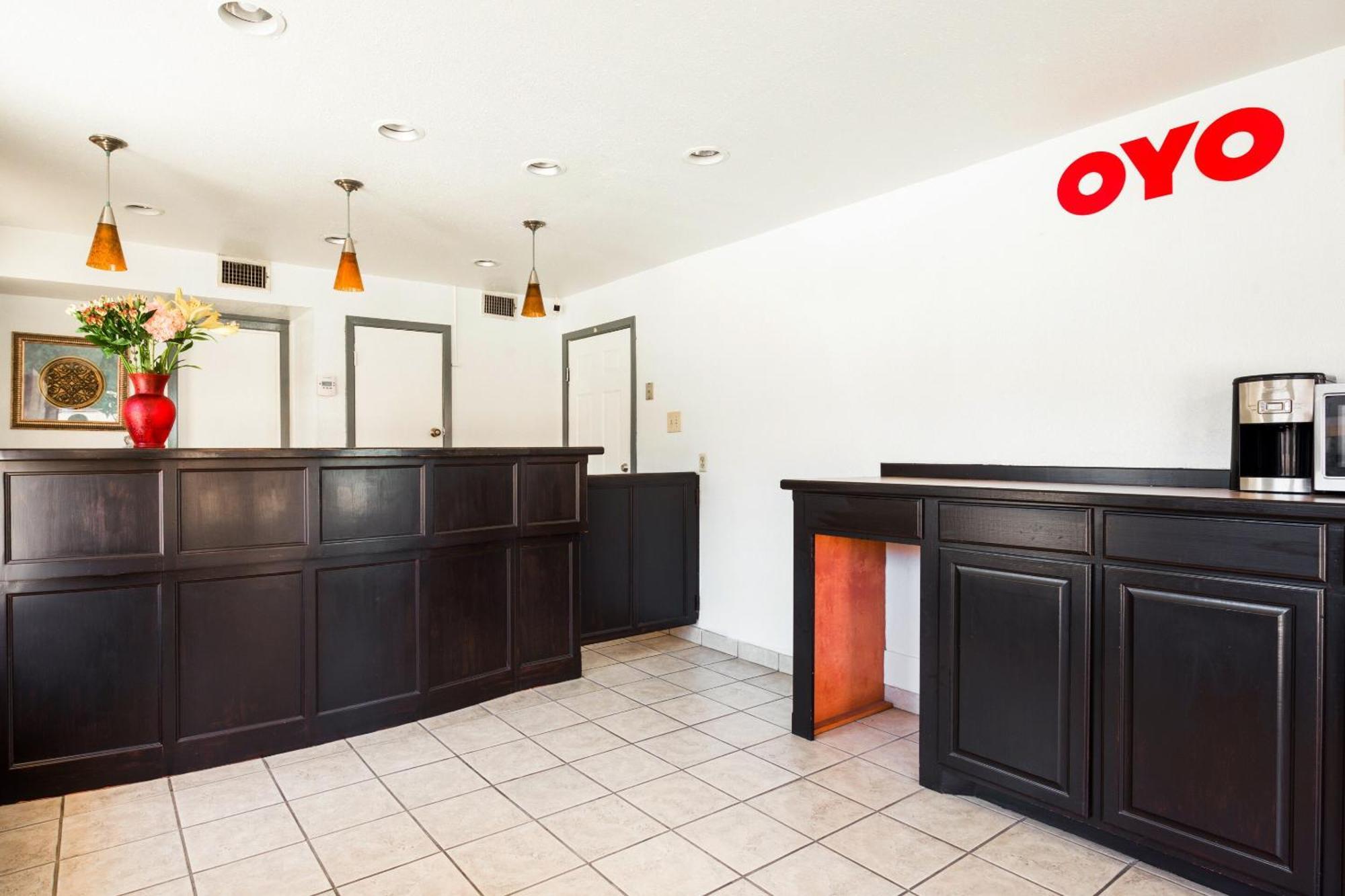 Oyo Hotel Groesbeck Экстерьер фото
