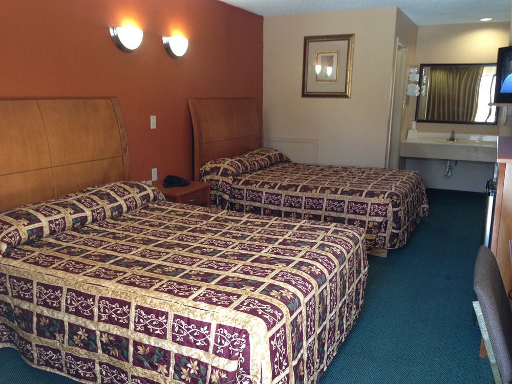 Oyo Hotel Groesbeck Экстерьер фото