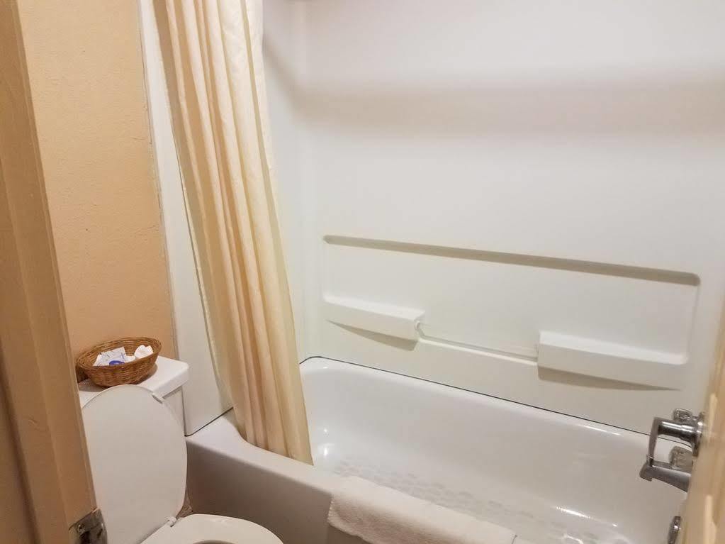 Oyo Hotel Groesbeck Экстерьер фото