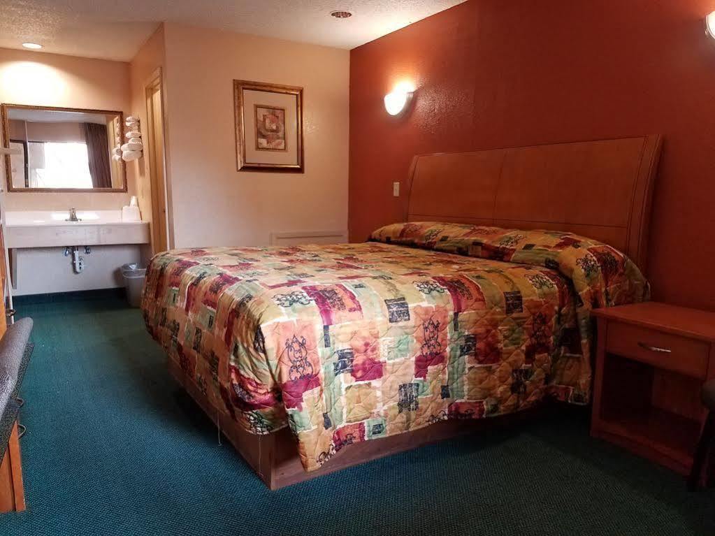 Oyo Hotel Groesbeck Экстерьер фото